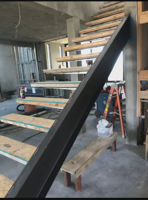 Floatingstairs-build-1.PNG