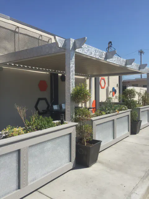 Awning-3.jpg