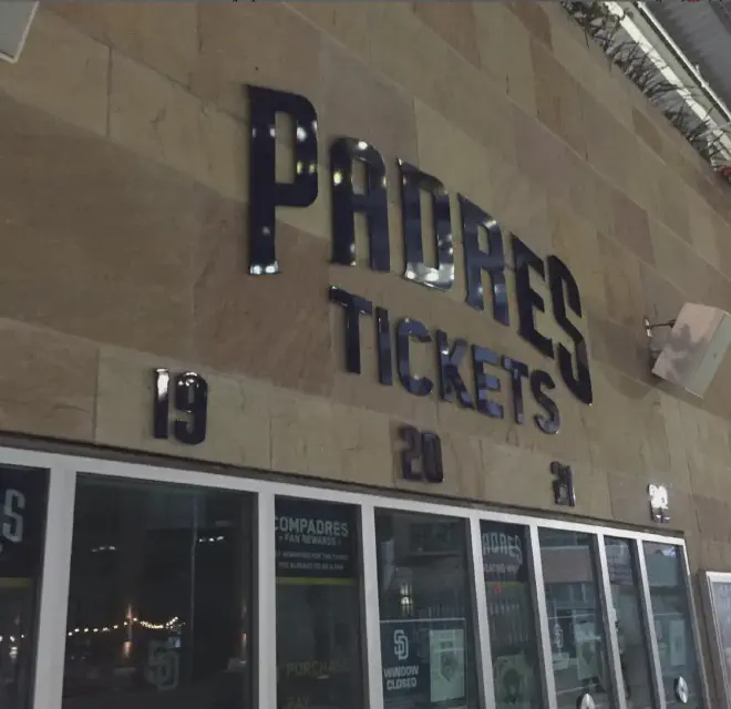 Padres-4.png