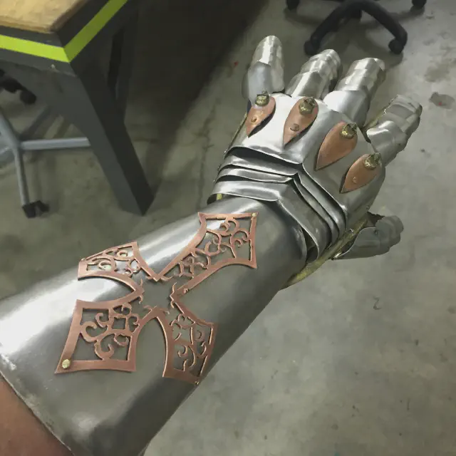 Gauntlet-1.jpg