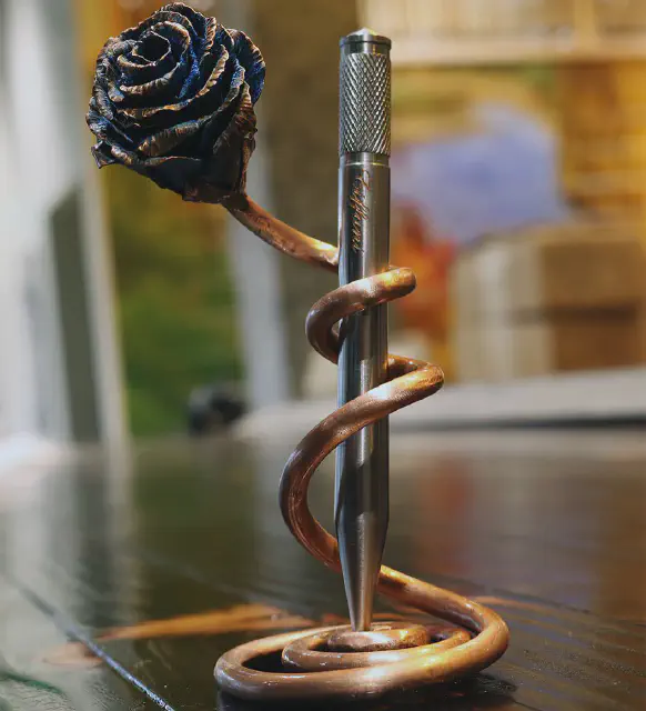 Rose-pen-1.jpg